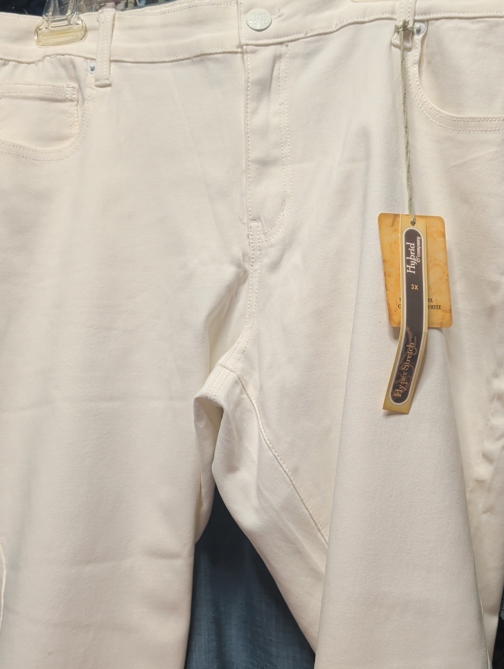 NWT Hybrid & company Cream Color Capris Super Stretch Pants